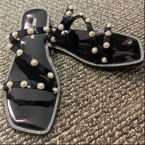 - Steve Madden Pearl Embellishment Studded Sandals. Women's size US 9, EU …